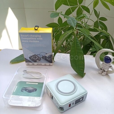 禮品訂造自帶線無線充移動電源紀念品