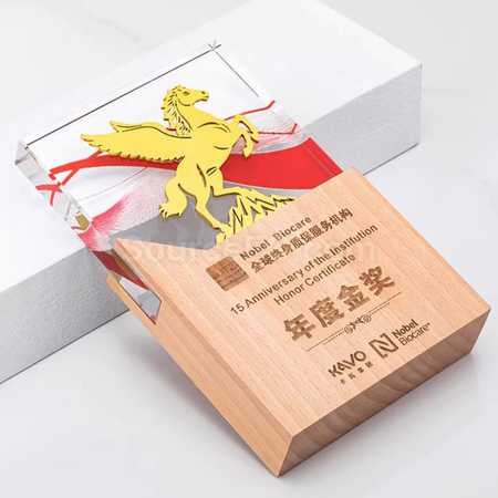 禮品訂造馬年水晶獎座紀念品