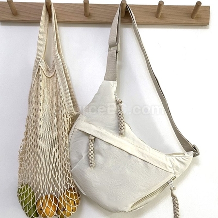 禮品訂造尼龍布斜挎餃子包紀念品