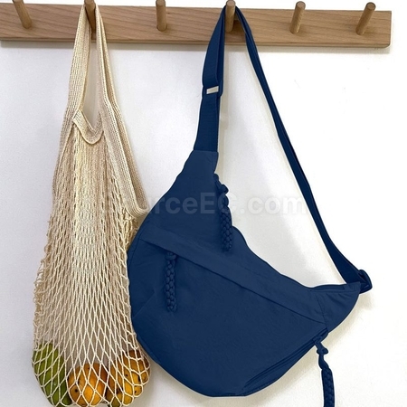禮品訂造尼龍布斜挎餃子包紀念品