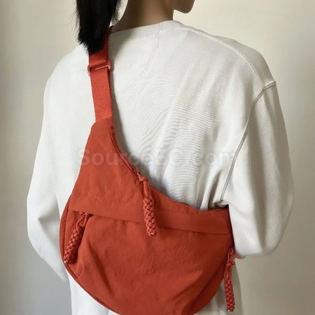 禮品訂造尼龍布斜挎餃子包紀念品